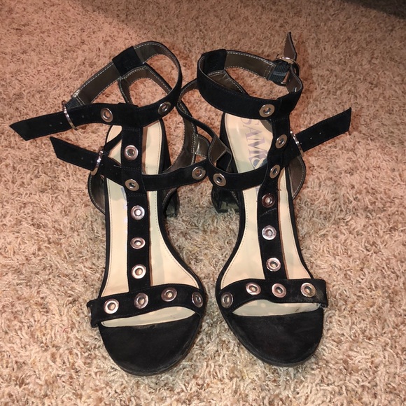 Heels - Picture 1 of 4